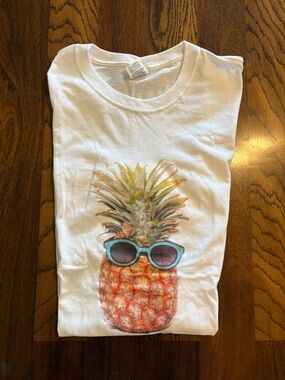 White Pineapple Graphic Sleeveless Top with Teal Sunglasses